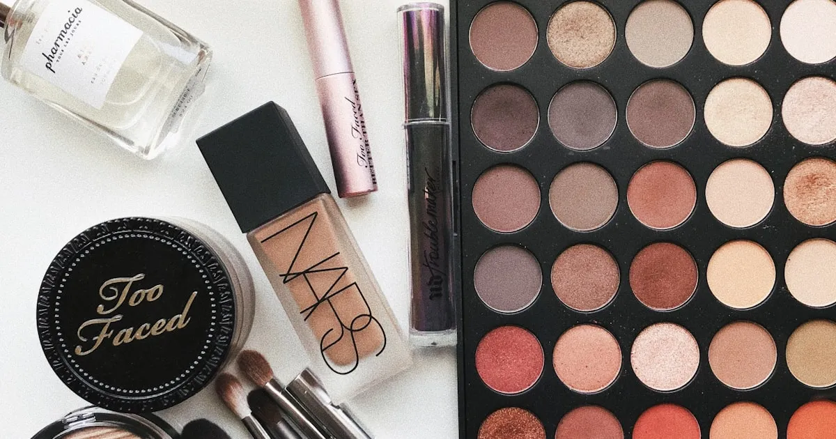 The Screen Before the Chair: Digital Consultations Are Changing How Clients Commit